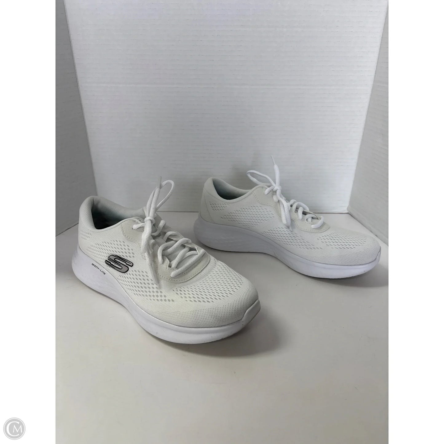 Shoes Athletic By Skechers In White, Size: 9