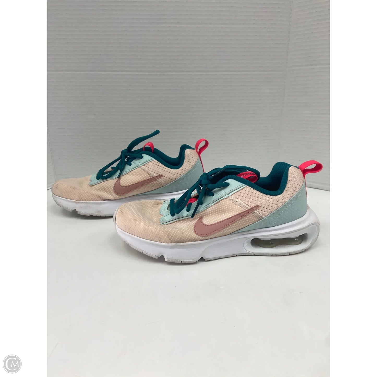 Shoes Athletic By Nike In Peach, Size: 6