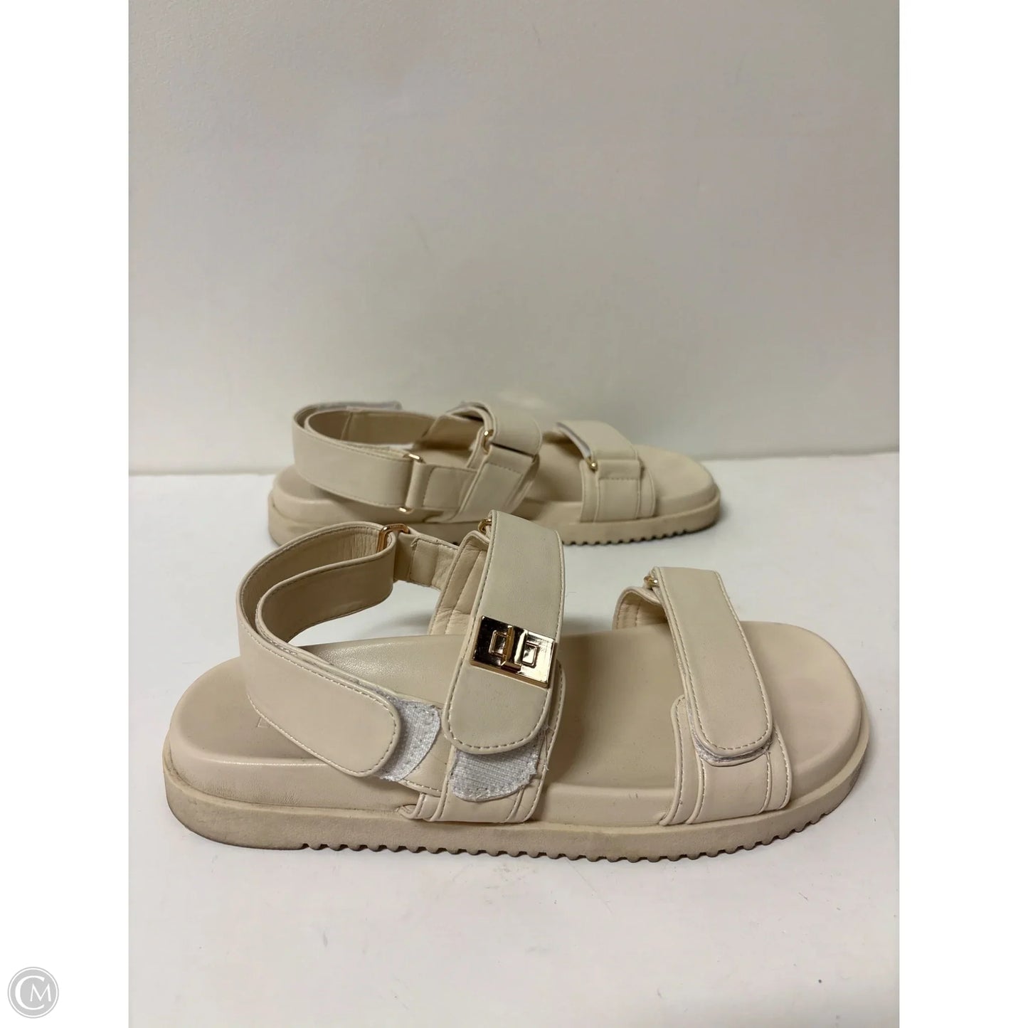 Sandals Flats By Clothes Mentor In Cream, Size: 8