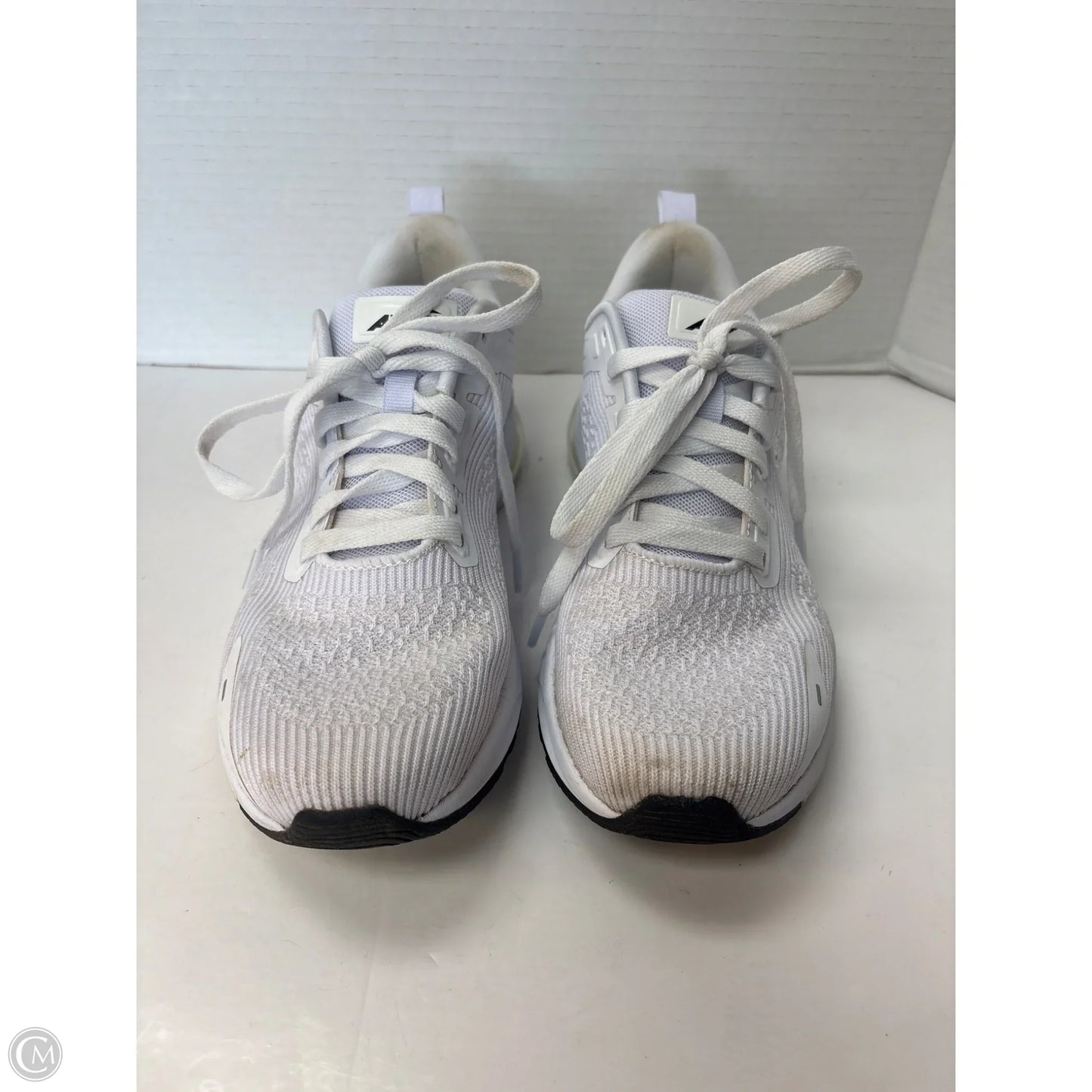 Shoes Athletic By Avia In White, Size: 8
