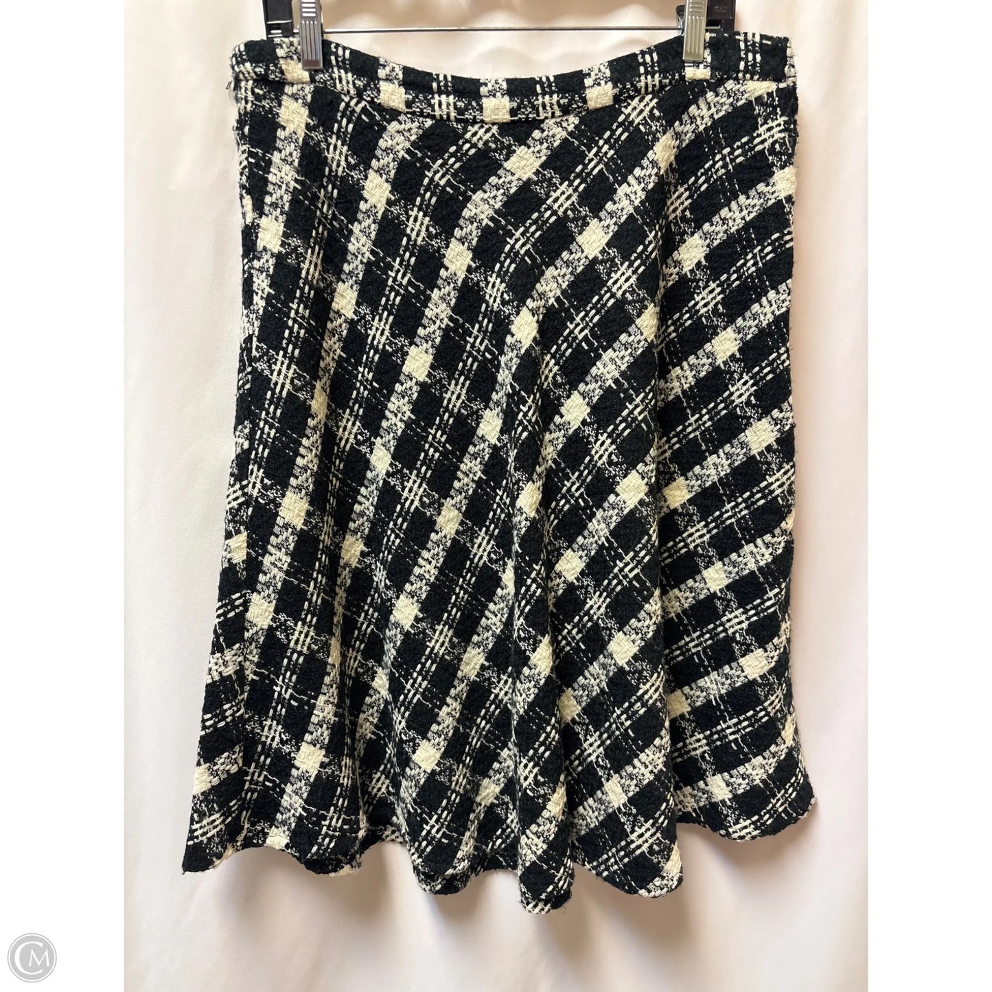 Skirt Midi By Clothes Mentor In Black & White, Size: L