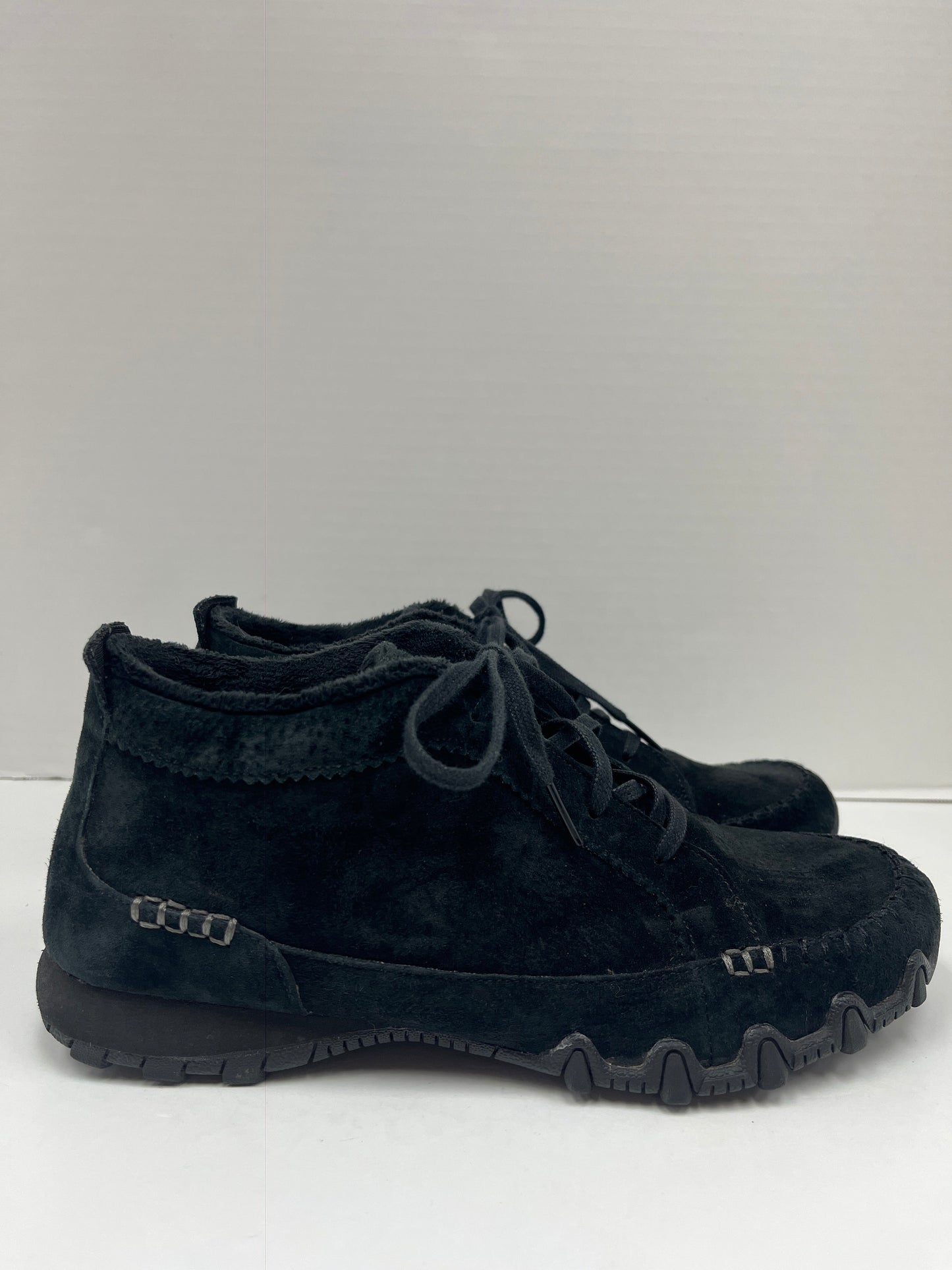 Shoes Athletic By Skechers  Size: 9.5