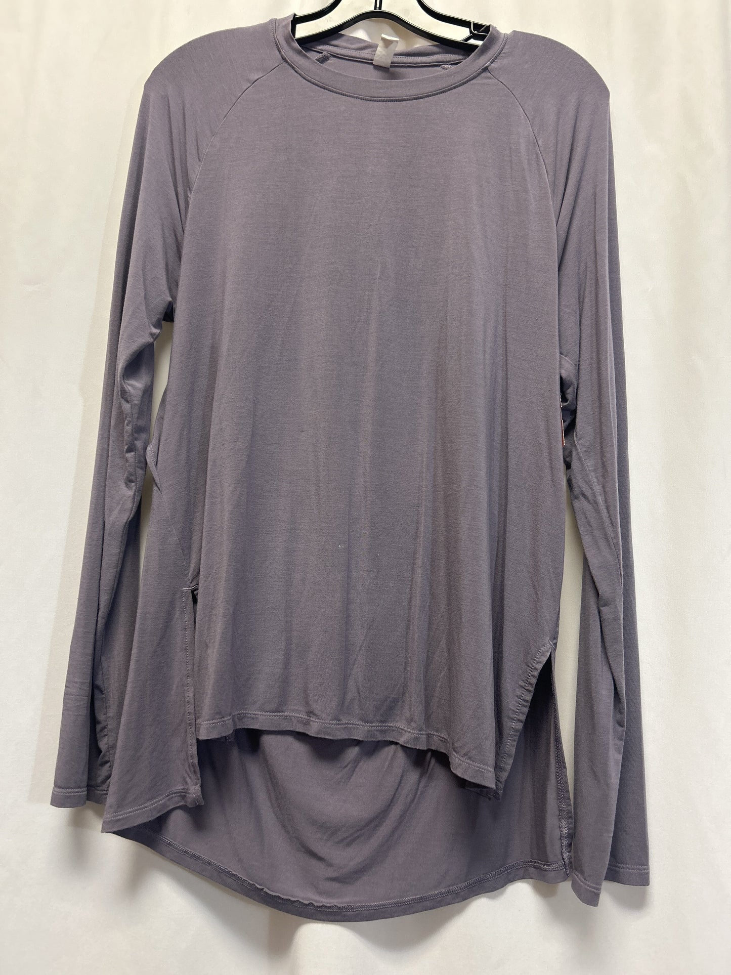 Athletic Top Long Sleeve Crewneck By Under Armour  Size: M