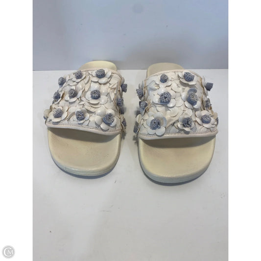 Sandals Flats By Clothes Mentor In Cream, Size: 7