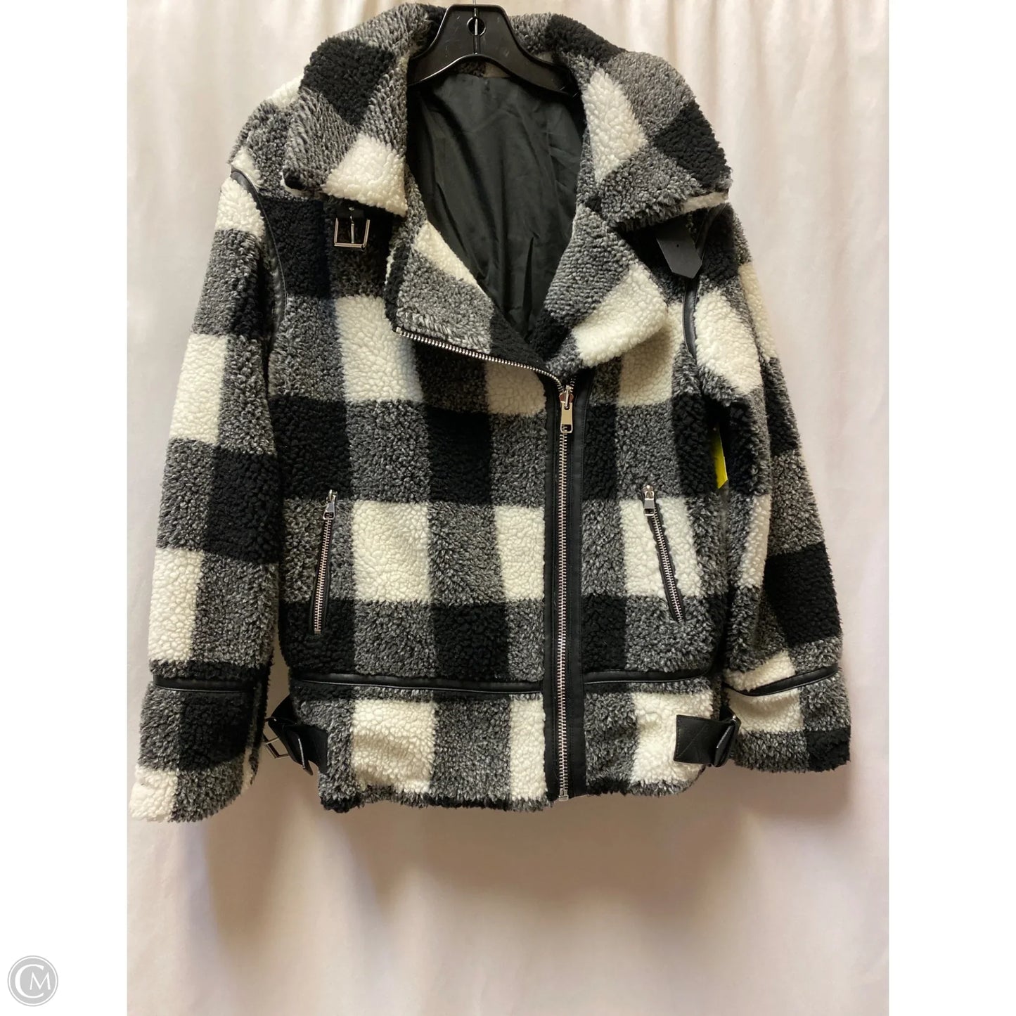 Coat Faux Fur & Sherpa By Clothes Mentor In Black & White, Size: M
