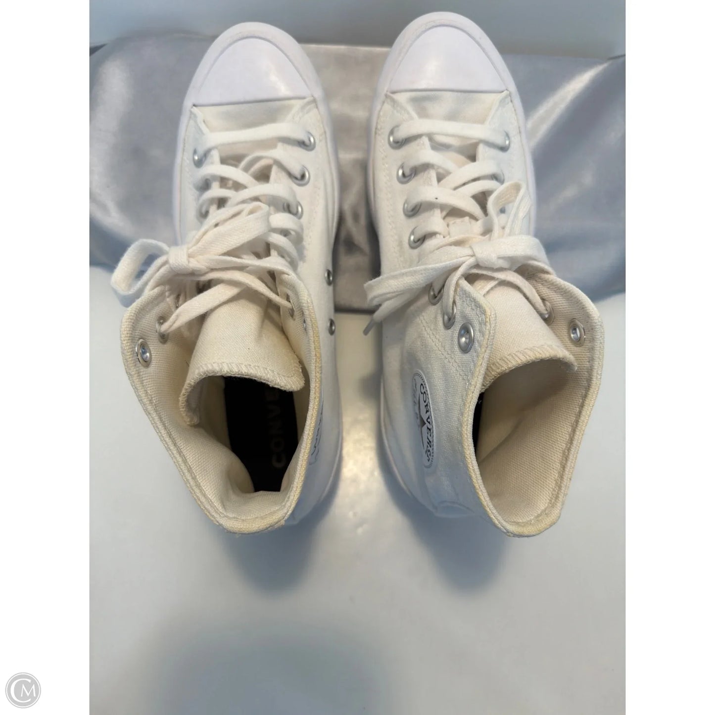 Shoes Sneakers By Converse In White, Size: 9