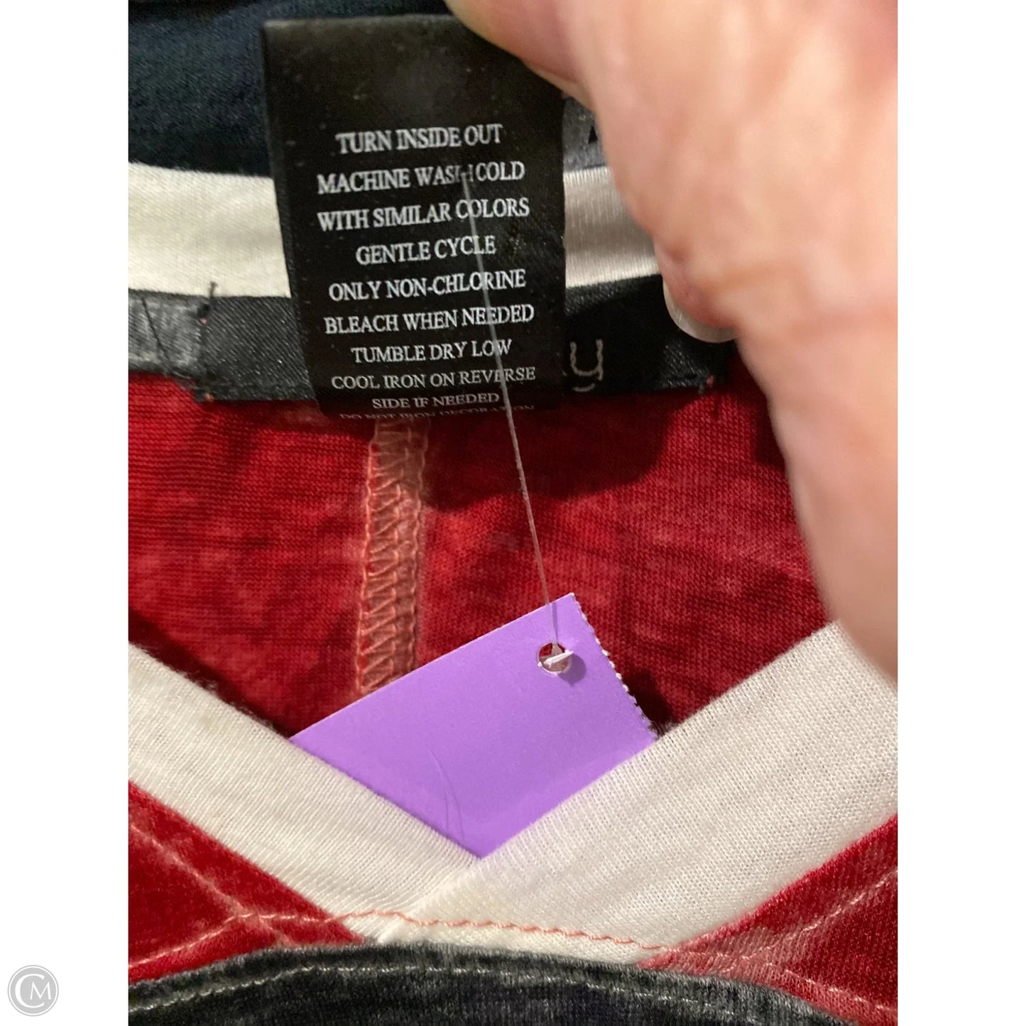 Top Long Sleeve By Clothes Mentor In Red, Size: L