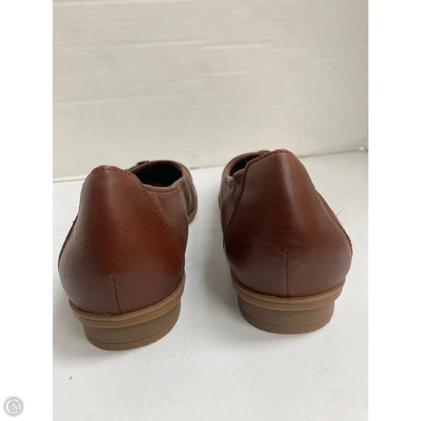 Shoes Flats By Clarks In Brown, Size: 7.5