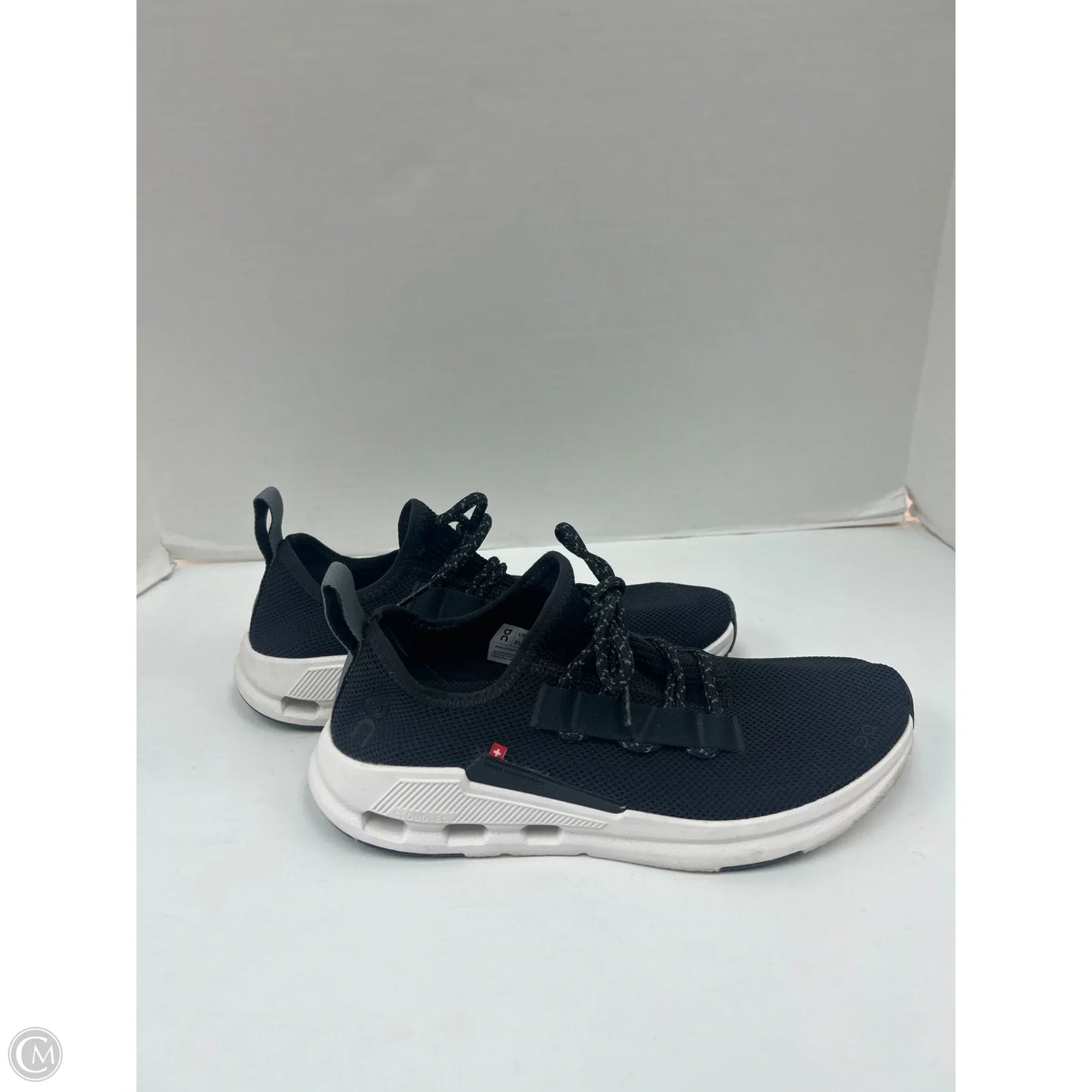 Shoes Athletic By On In Black, Size: 10