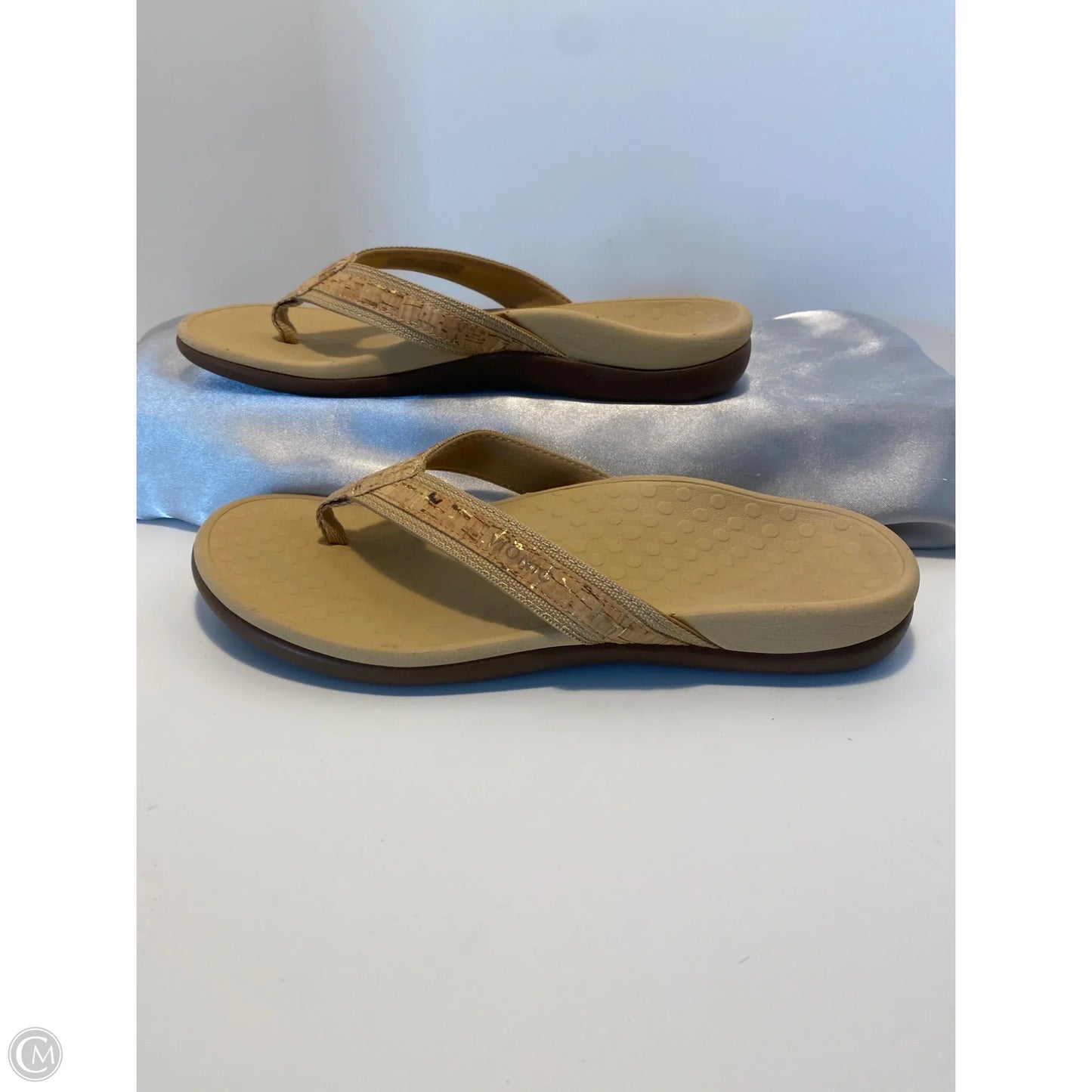 Sandals Flip Flops By Vionic In Beige, Size: 8