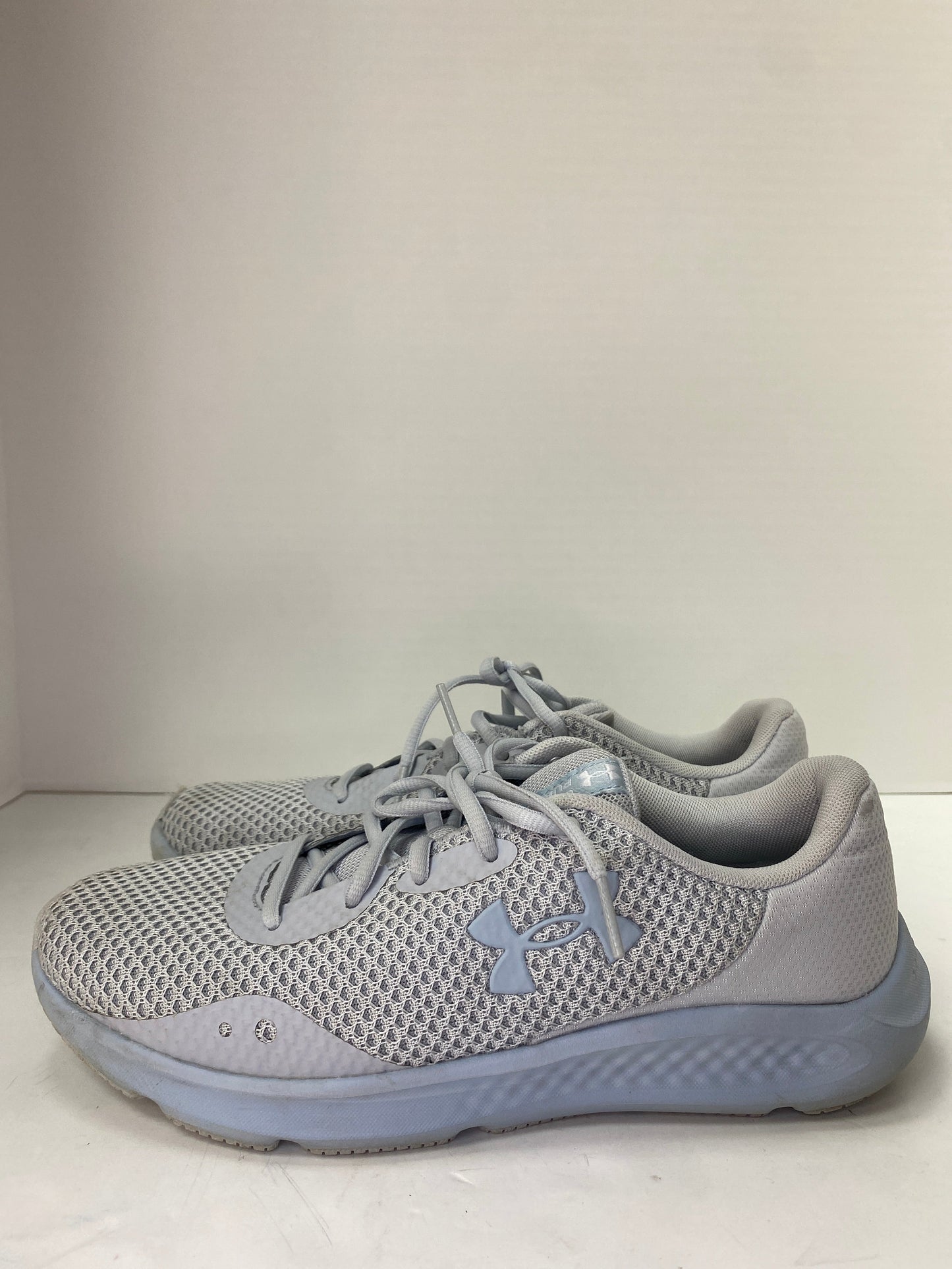 Shoes Athletic By Under Armour  Size: 9.5