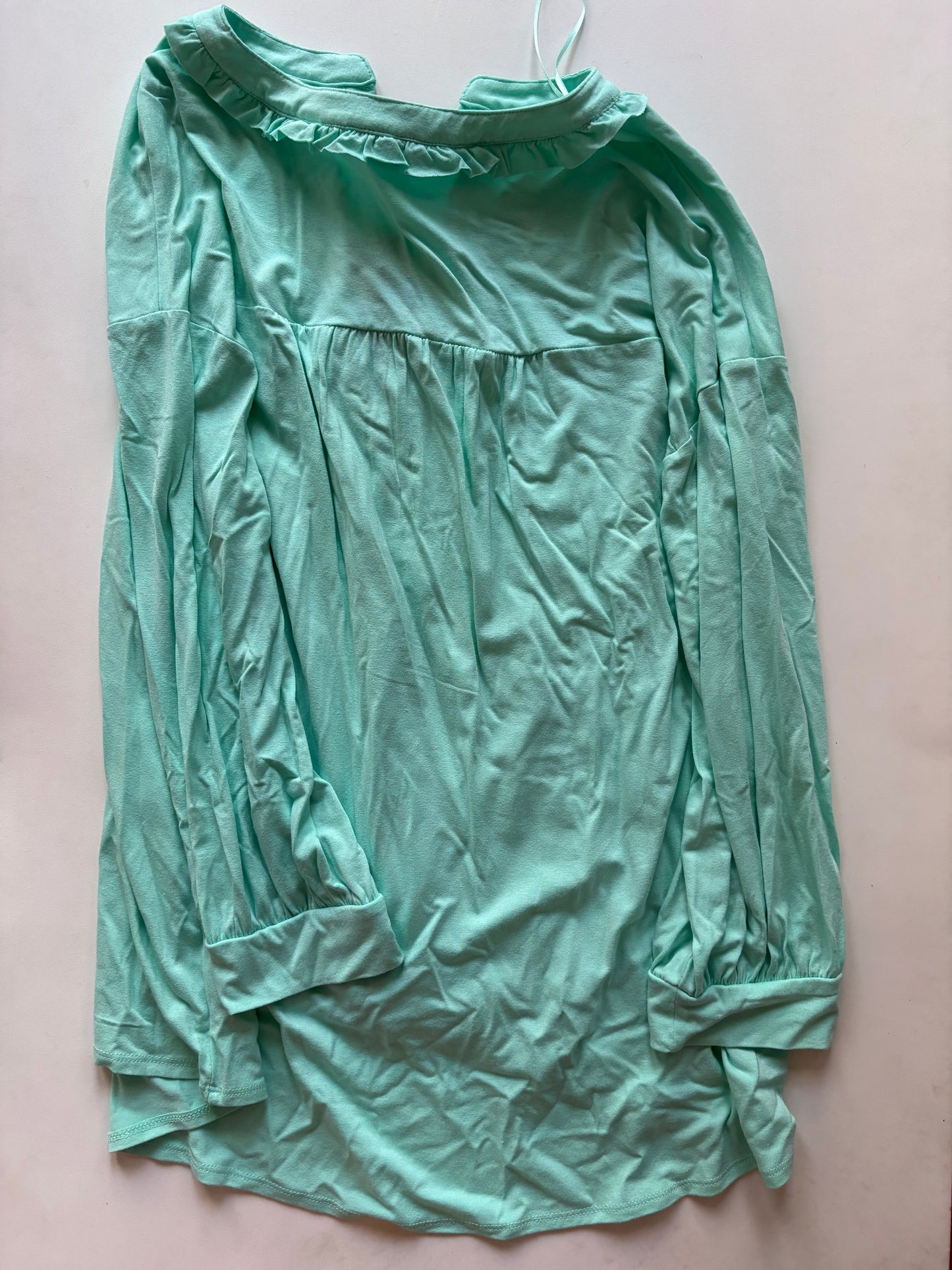 Top Long Sleeve By Crown And Ivy In Green, Size: 2x