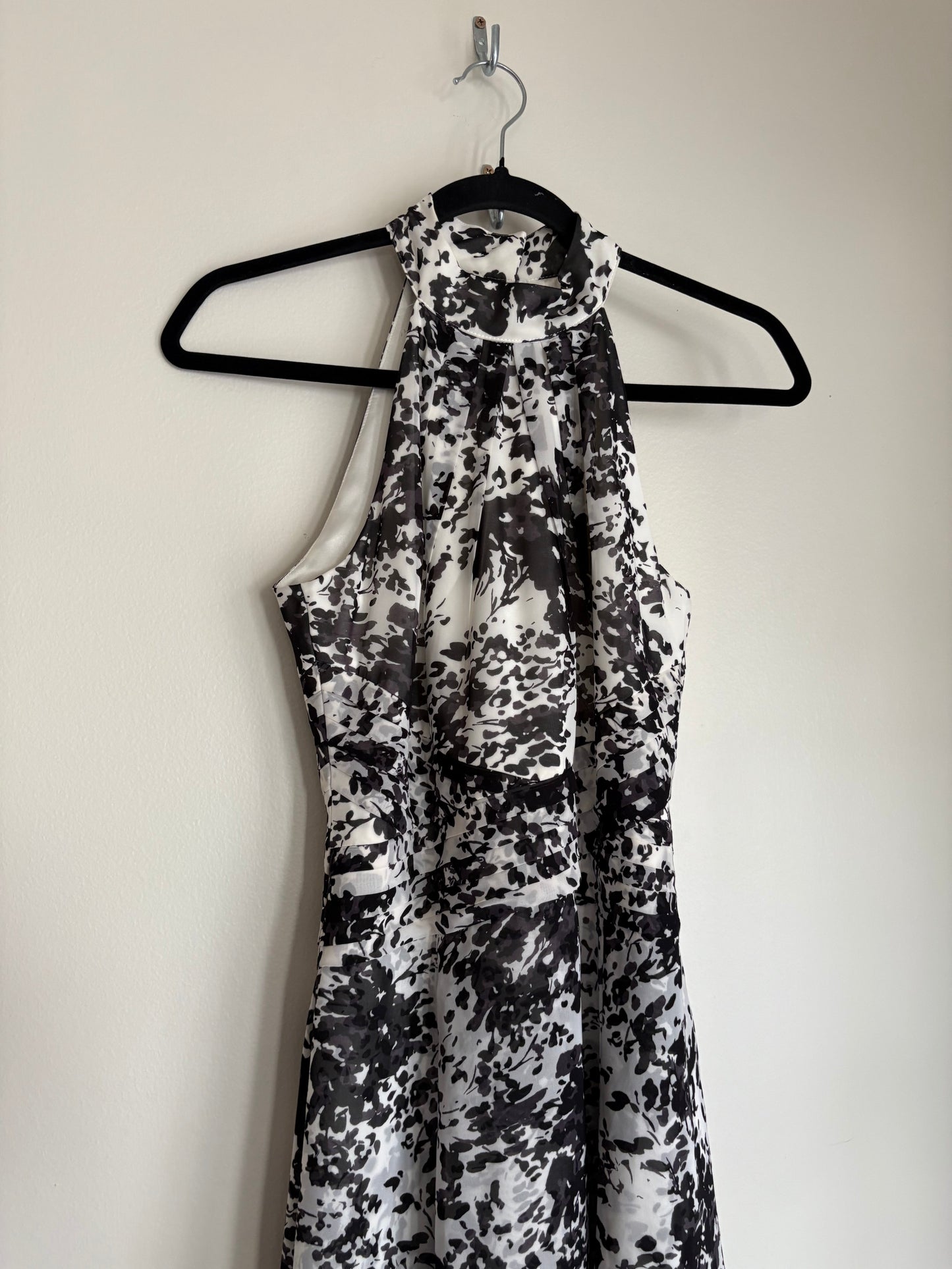 Dress Party Long By White House Black Market In Black & White, Size: 4