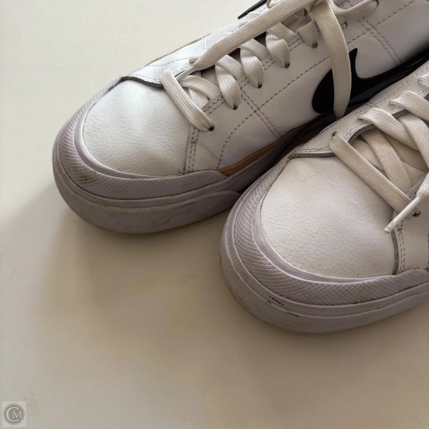 Shoes Athletic By Nike In White, Size: 9.5