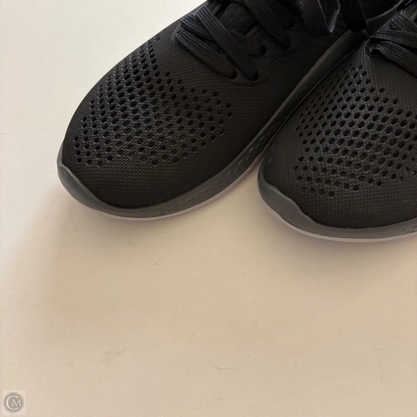 Shoes Athletic By Crocs In Black, Size: 9