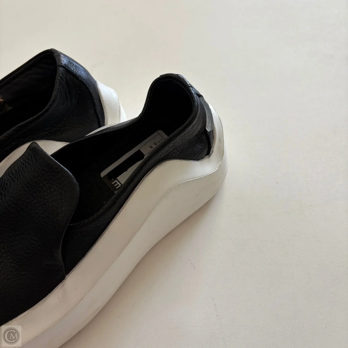 Shoes Flats By Bueno In Black, Size: 5.5
