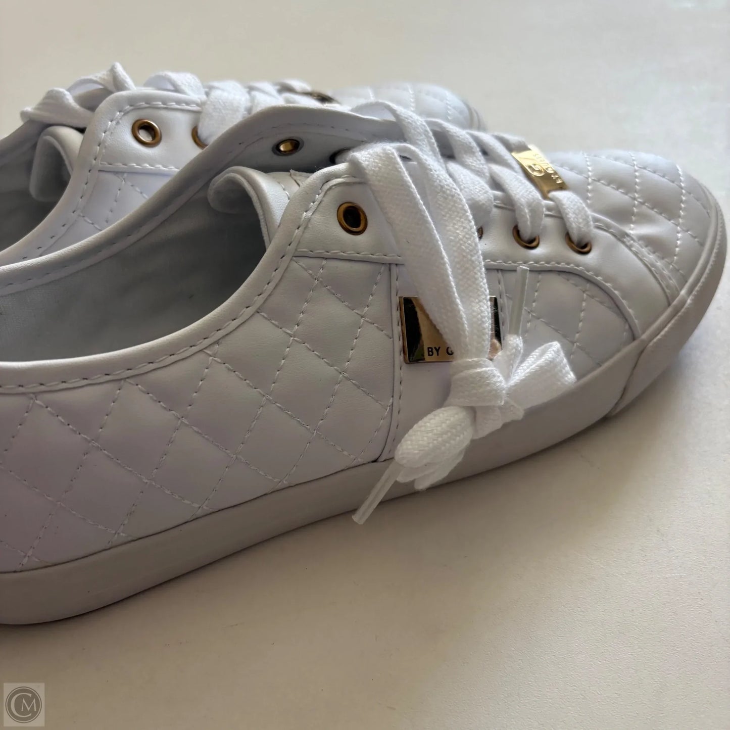Shoes Athletic By Guess In White, Size: 9