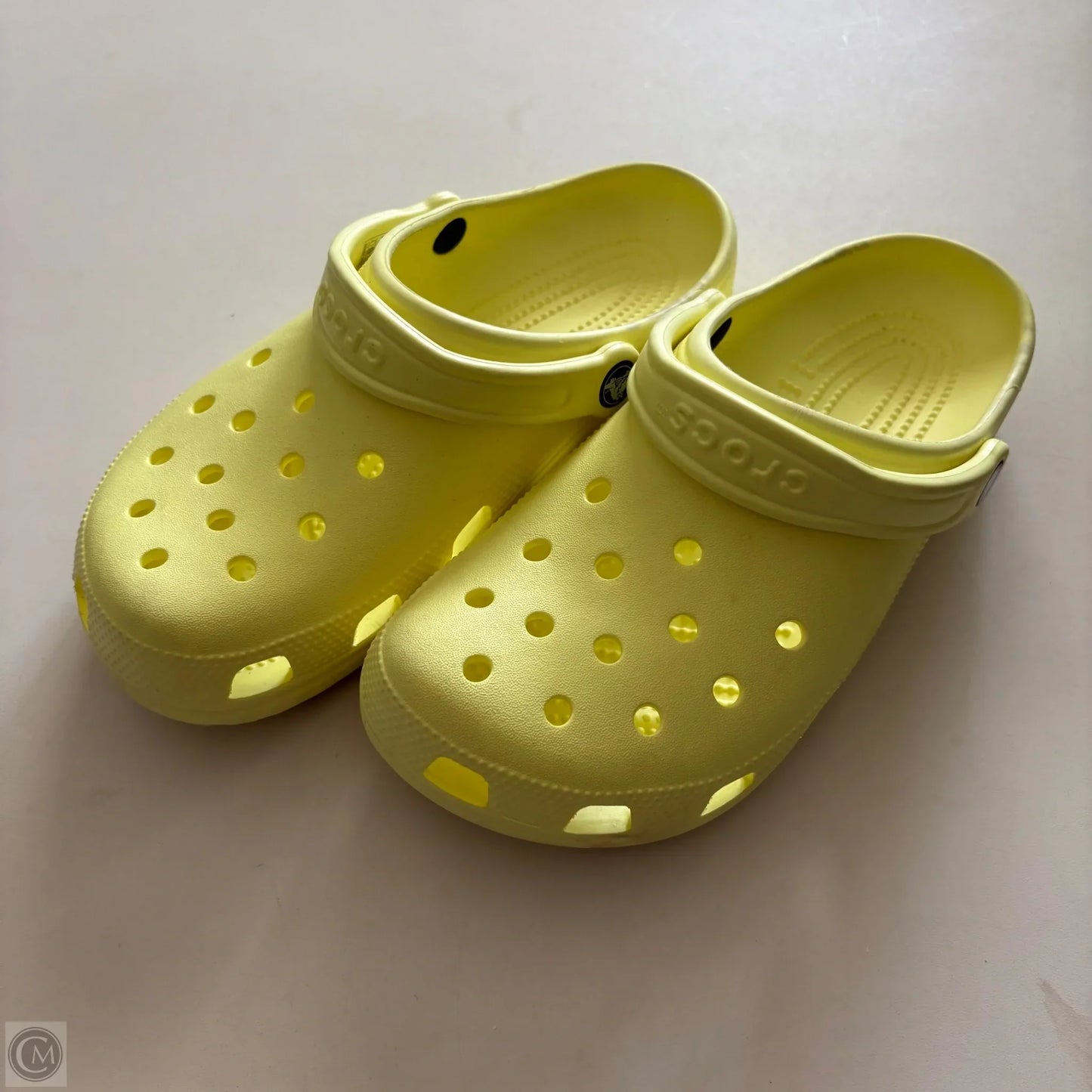 Shoes Flats By Crocs In Yellow, Size: 9