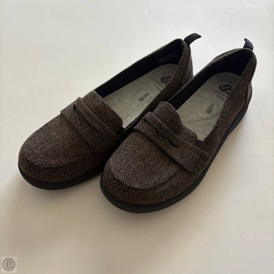 Shoes Flats By Clarks In Brown, Size: 8.5