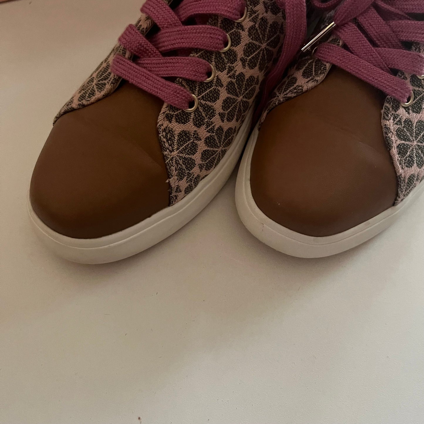 Floral Shoes Flats Oxfords & Loafers Kate Spade, Size 9