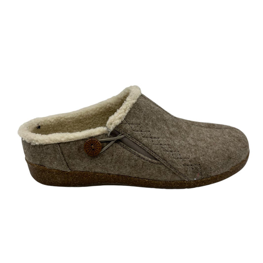 Shoes Flats By Earth Origins In Tan, Size:11