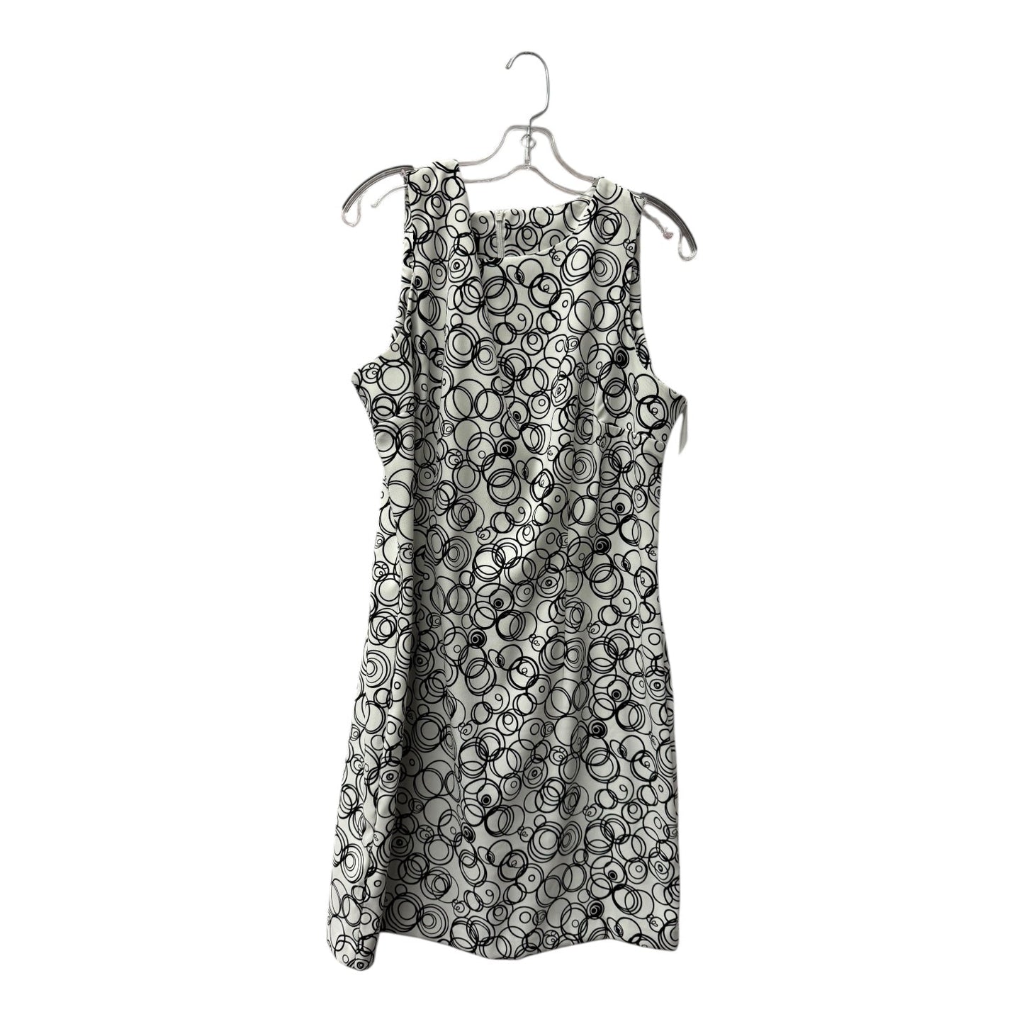 Dress Casual Short By Agb In White, Size:Xl