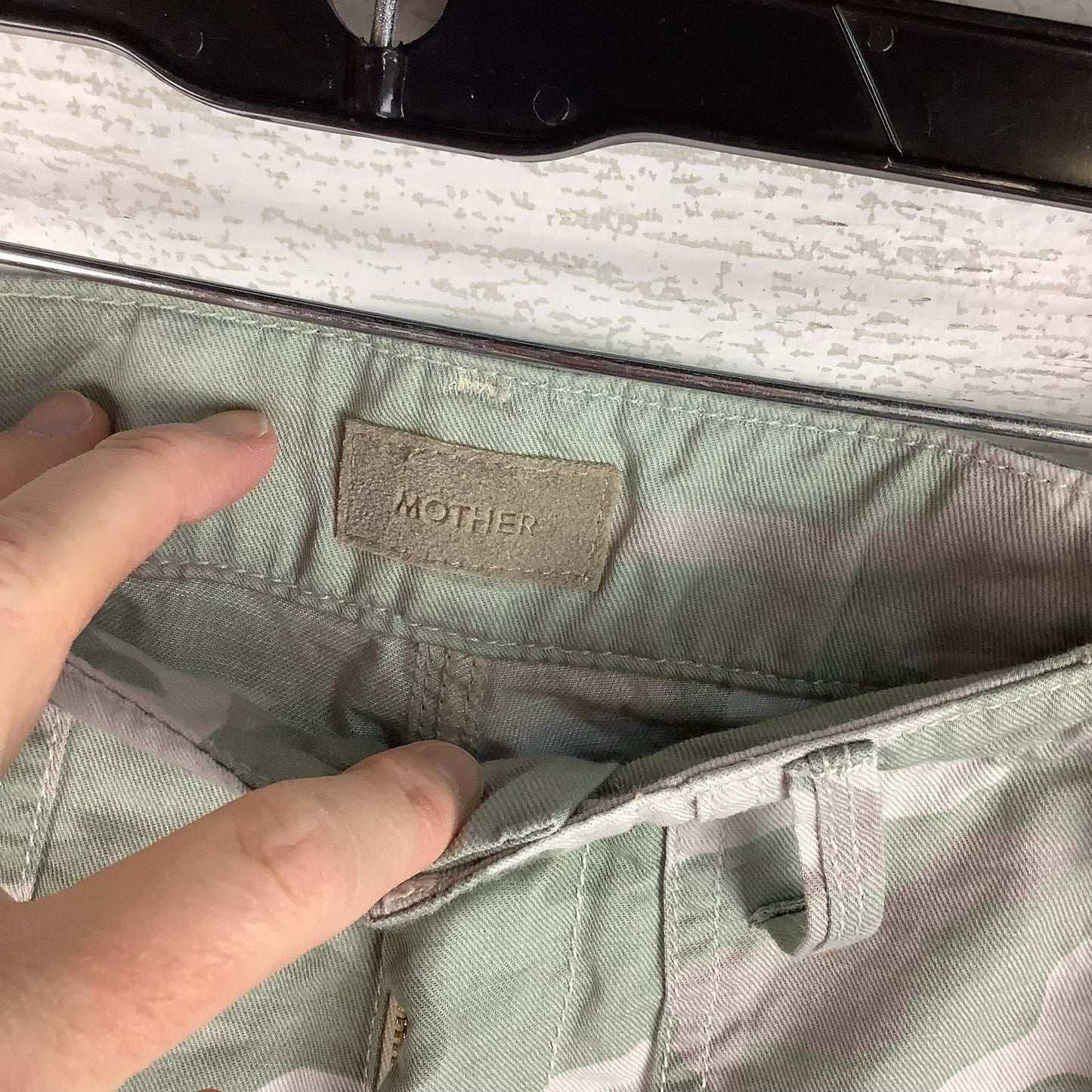 Pants Cargo & Utility By Mother In Camouflage Print, Size: 2 (26)