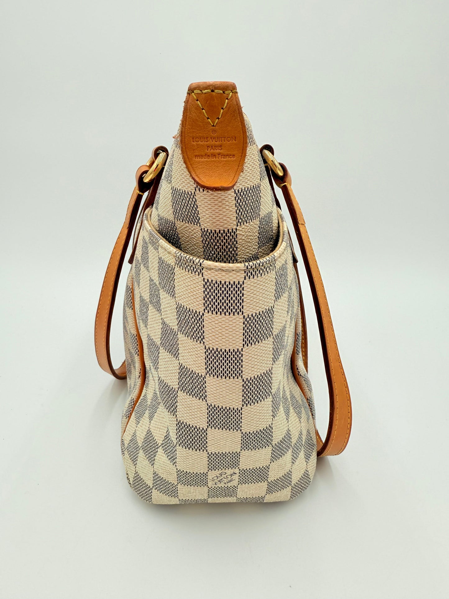 Handbag Luxury Designer By Louis Vuitton In Cream, Size:Medium