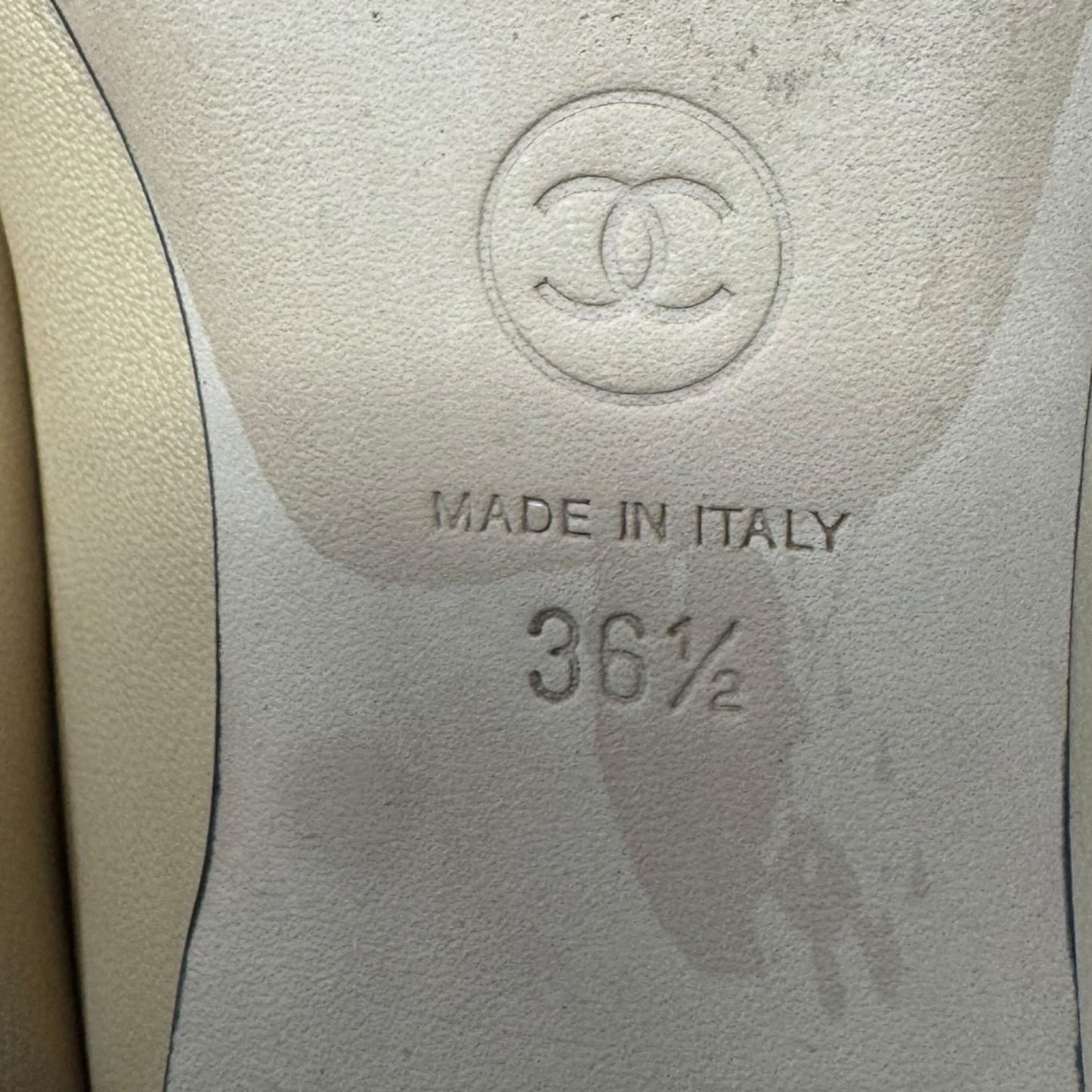 CC Leather Cap Toe Ballet Flats Shoes Luxury Designer By Chanel In Black & Tan, Size: 6.5