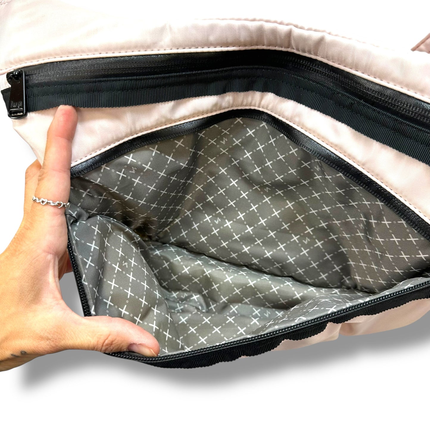 HIPPY Handbag By LUG, Size: Small