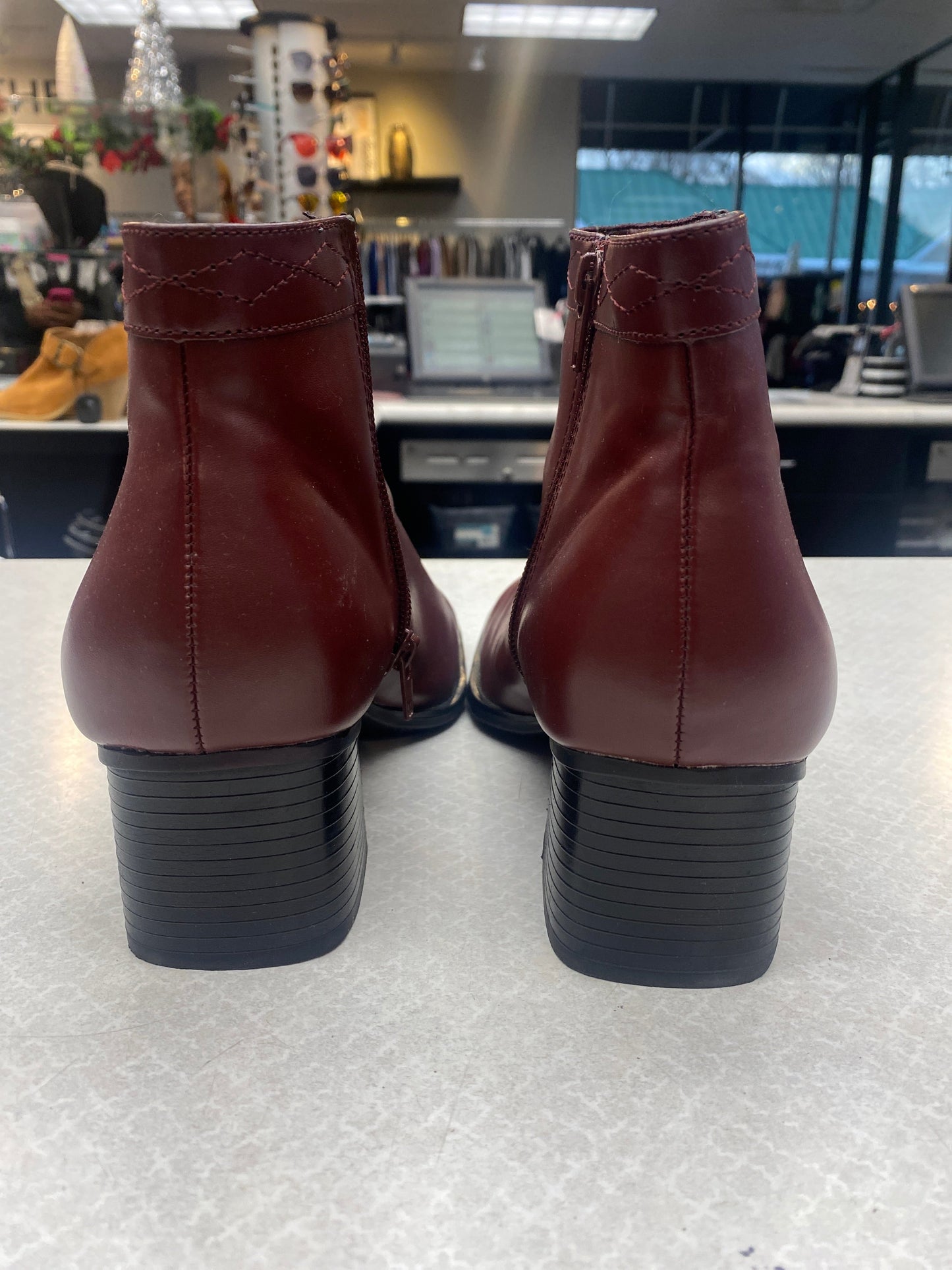 Boots Ankle Heels By Clothes Mentor In Maroon, Size: 10