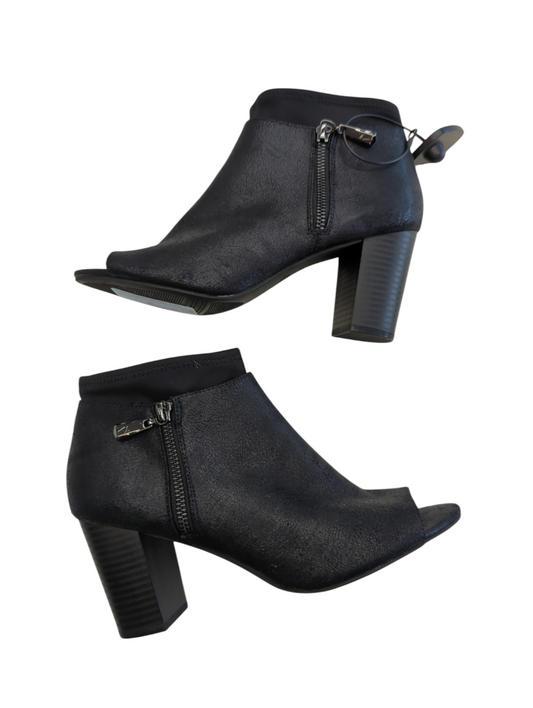 Boots Ankle Heels By Simply Vera In Black, Size: 8.5