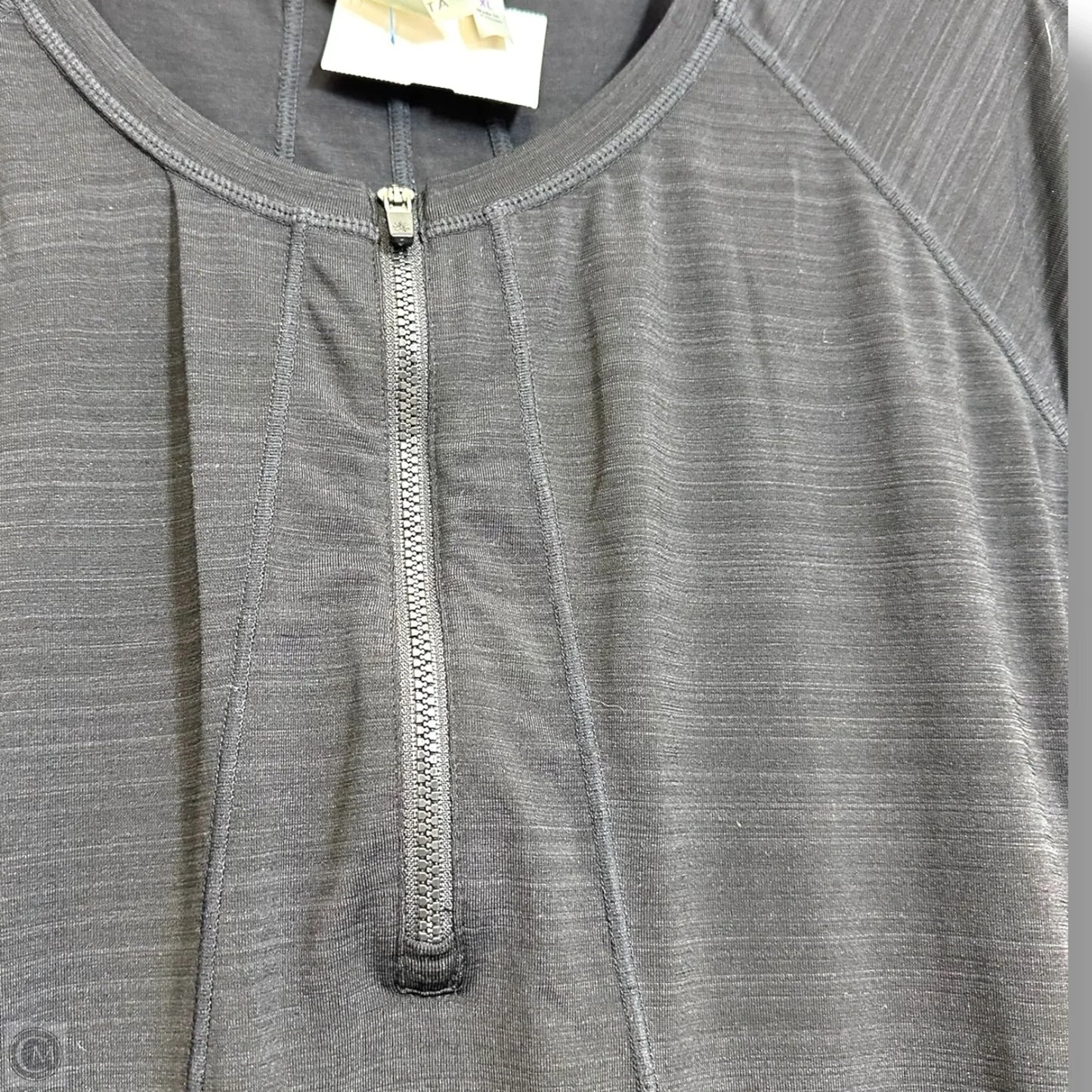 Athletic Top Short Sleeve By Athleta In Black, Size: Xl