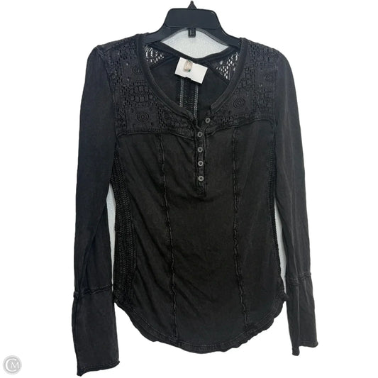 Top Long Sleeve By Free People In Black, Size: M