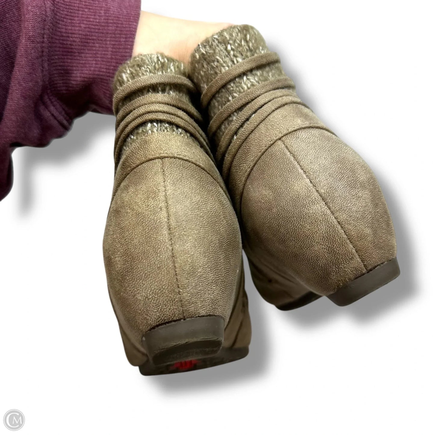Boots Ankle Flats By Bare Traps In Tan, Size: 9.5