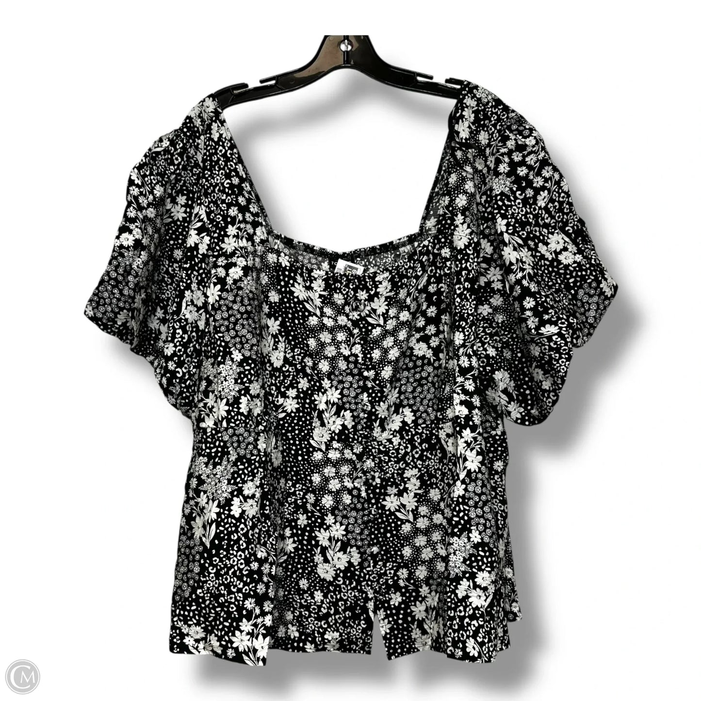 Top Short Sleeve Basic By Torrid In Black & White, Size: 3x