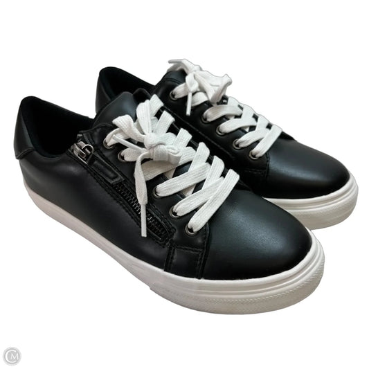 Shoes Sneakers By Clothes Mentor In Black, Size: 7