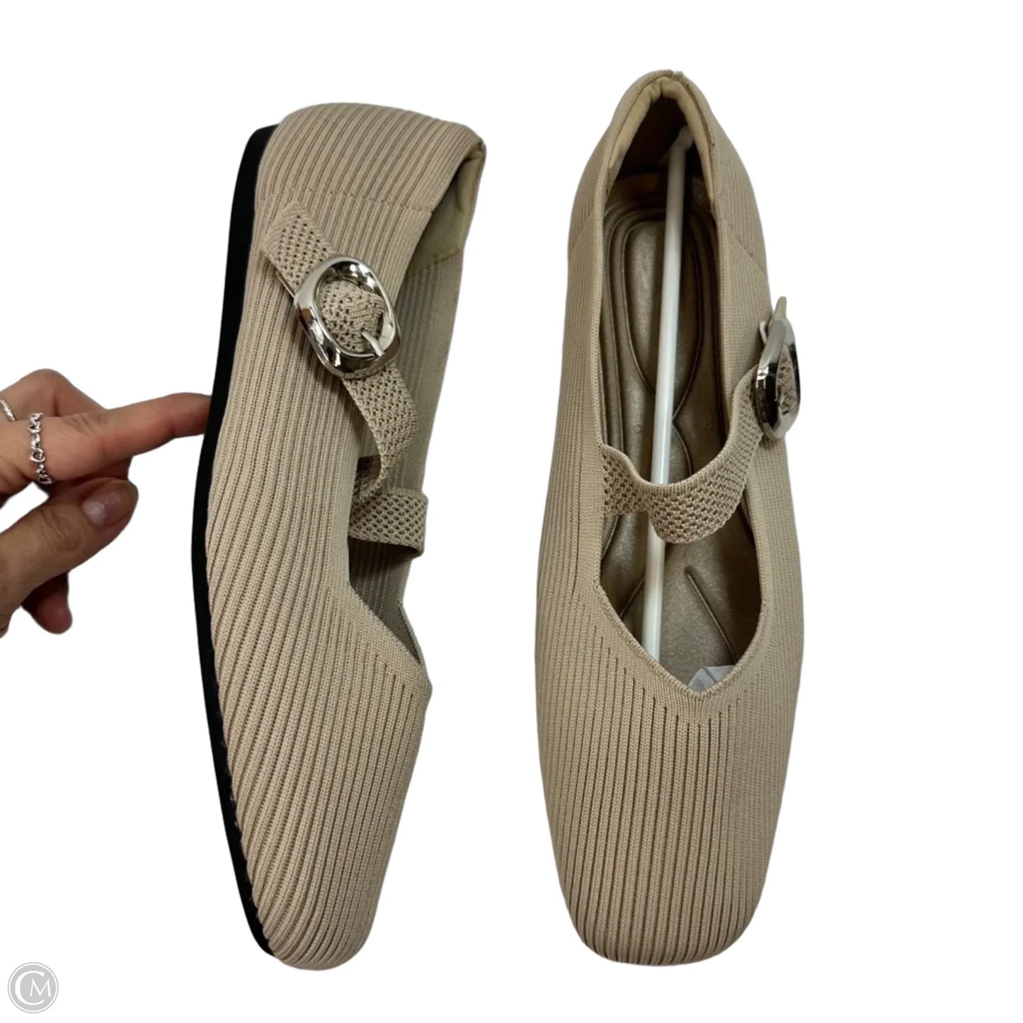 Shoes Flats By Clothes Mentor In Beige, Size: 42/11