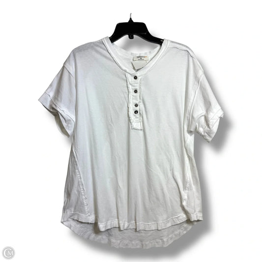 Top Short Sleeve By Zenana Outfitters In White, Size: M