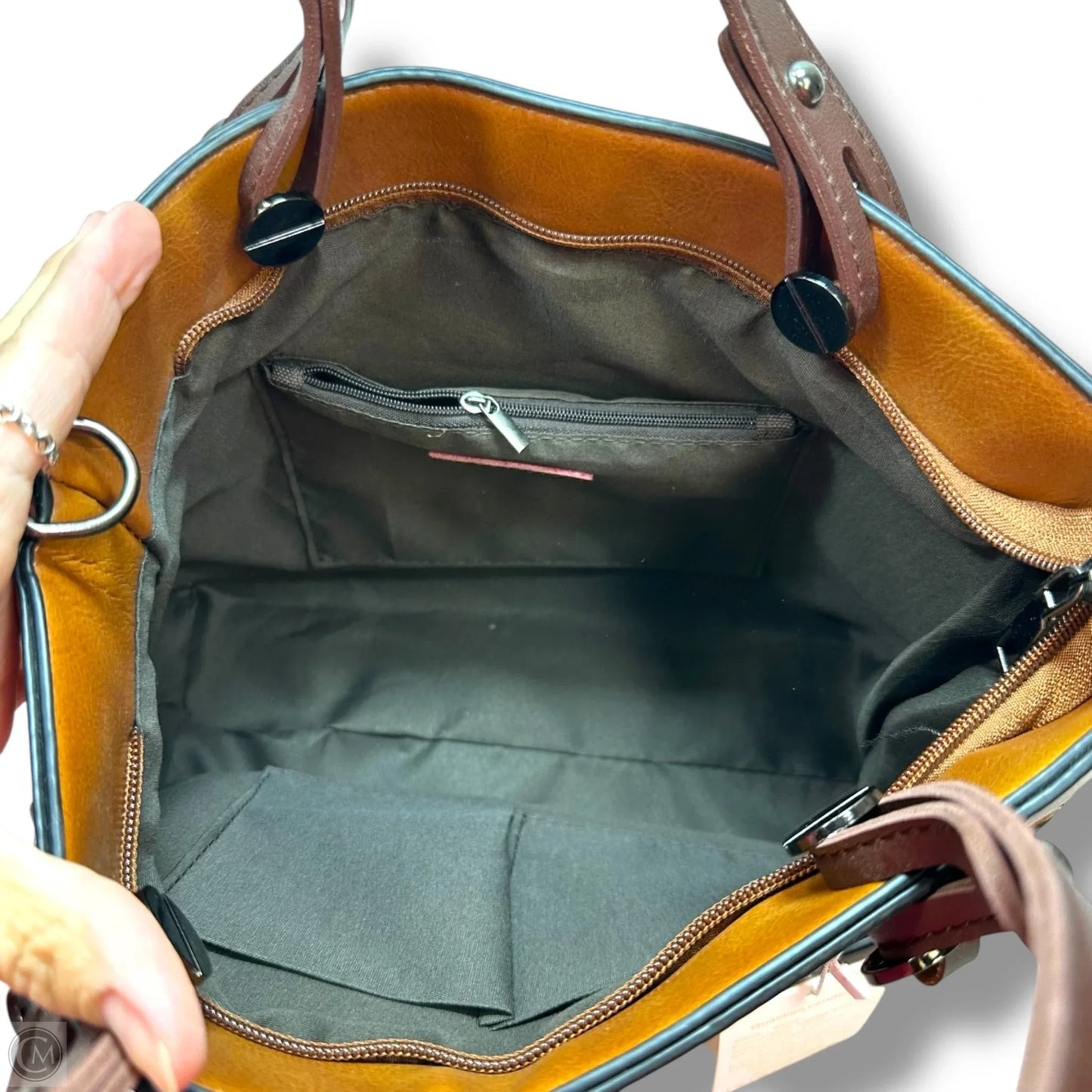 Handbag By Clothes Mentor, Size: Medium
