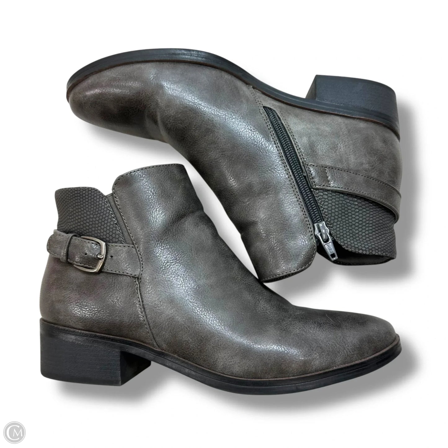 Boots Ankle Flats By Bare Traps In Grey, Size: 9