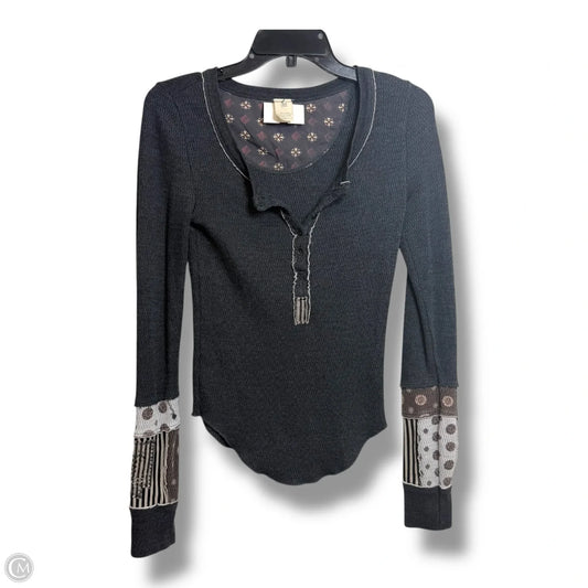Top Long Sleeve By We The Free In Grey, Size: S
