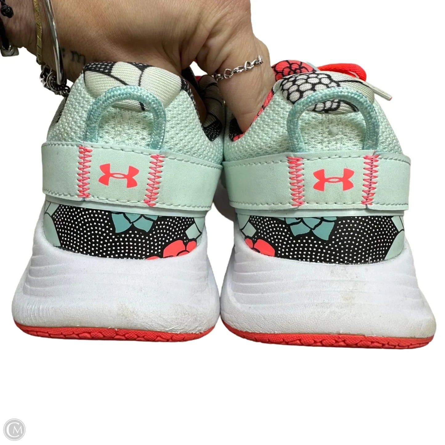 Shoes Sneakers By Under Armour In Floral Print, Size: 9.5