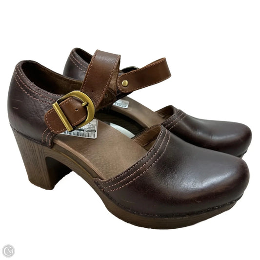 Sandals Heels Block By Dansko In Brown, Size: 9