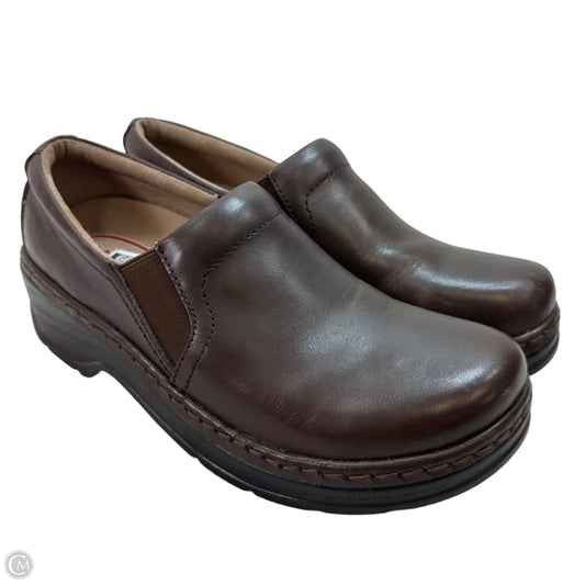 Shoes Flats By Clothes Mentor In Brown, Size: 9.5