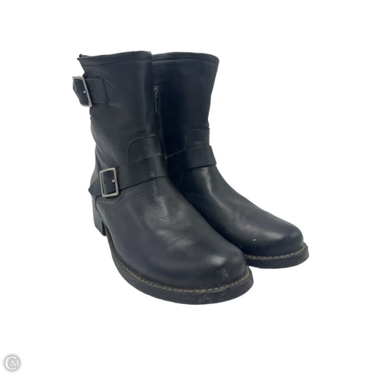 Boots Designer By Frye In Black, Size: 11
