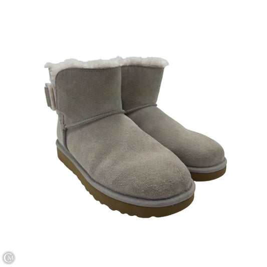 Boots Designer By Ugg In Grey, Size: 8