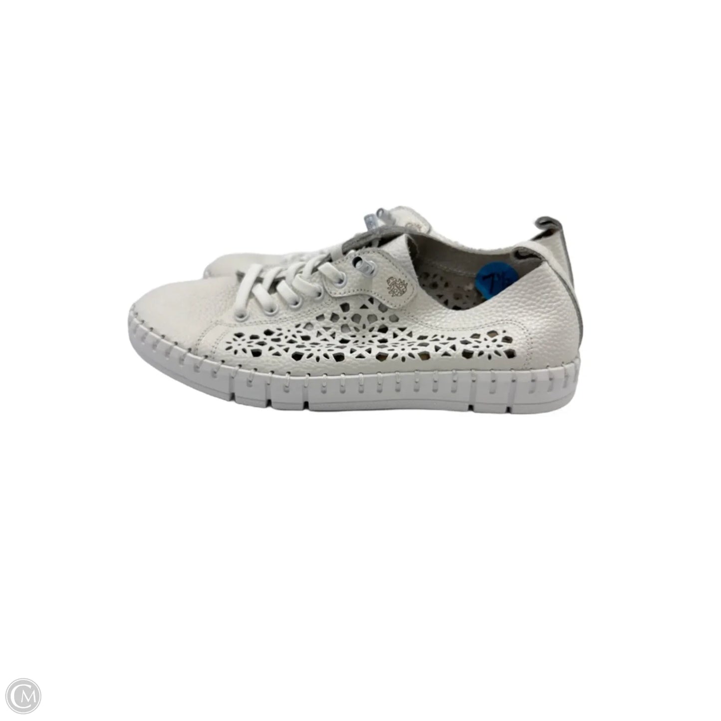 Shoes Sneakers By Yokona In White, Size: 7.5