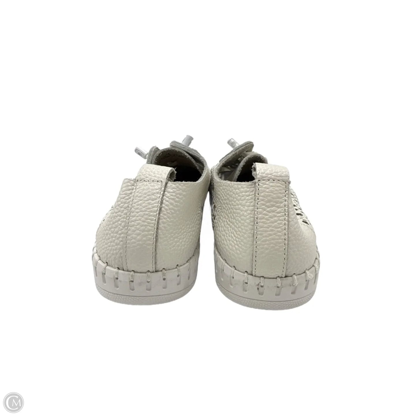 Shoes Sneakers By Yokona In White, Size: 7.5