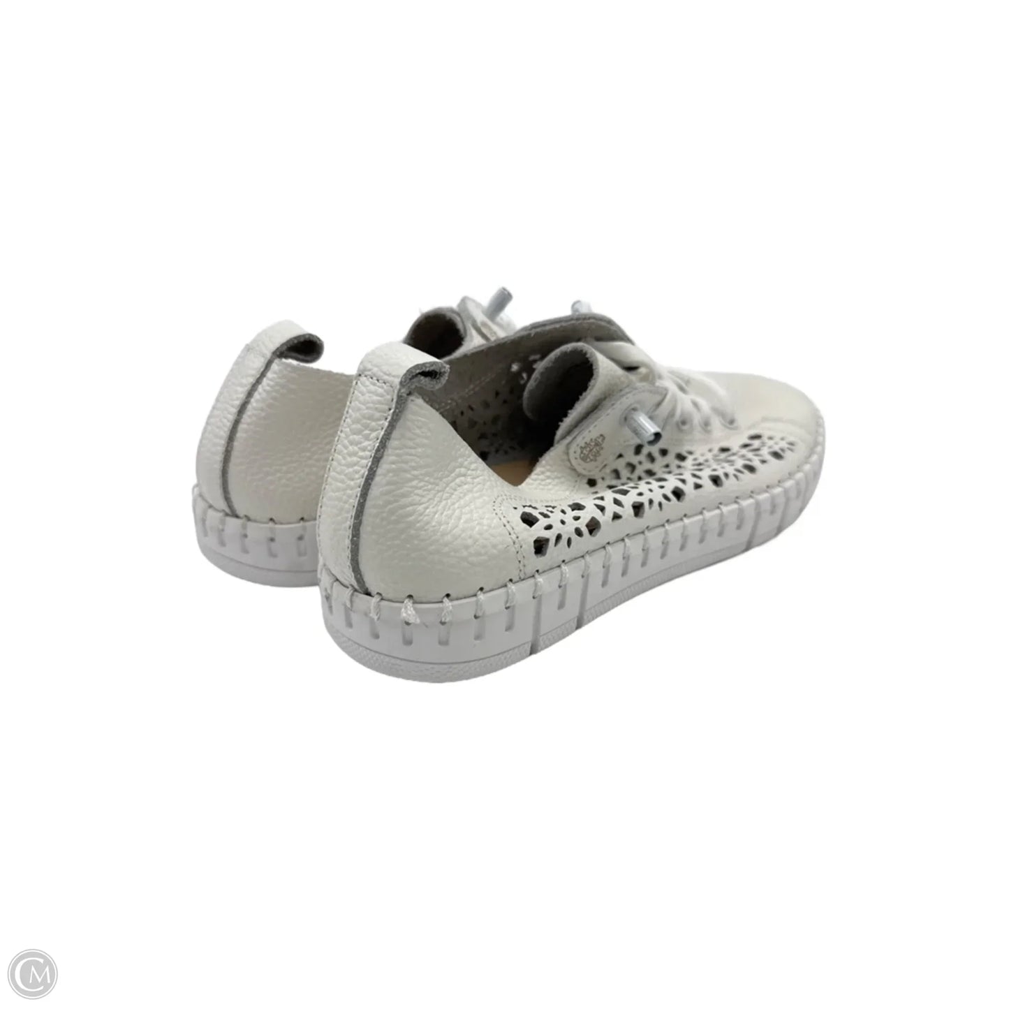 Shoes Sneakers By Yokona In White, Size: 7.5